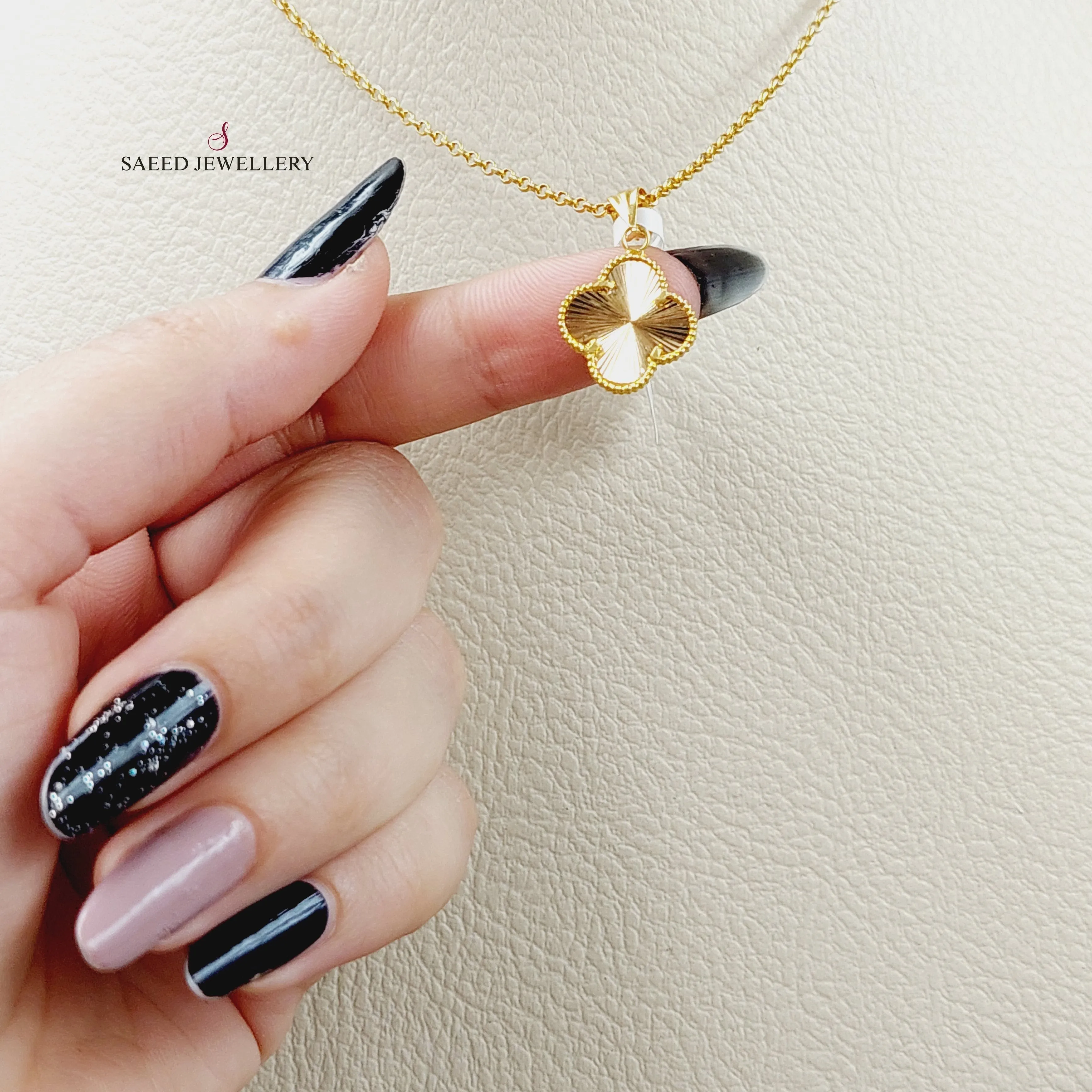 21K Clover Pendant