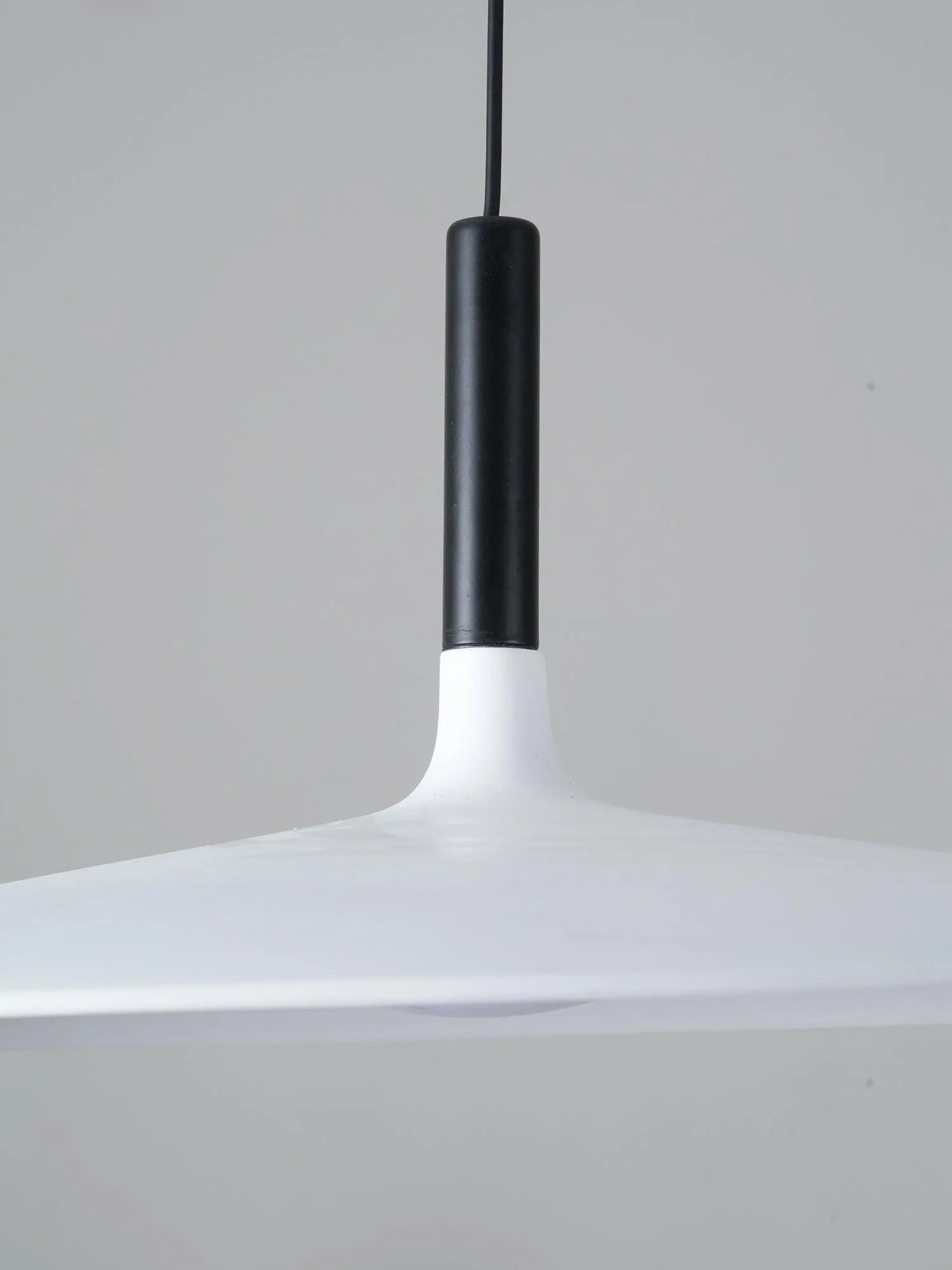 Aplomb Metal Pendant Lamp