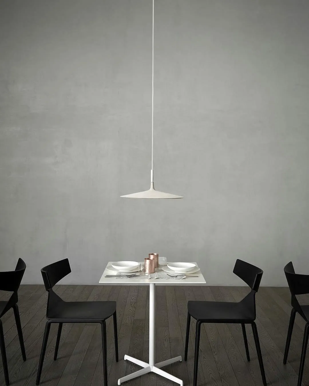 Aplomb Metal Pendant Lamp