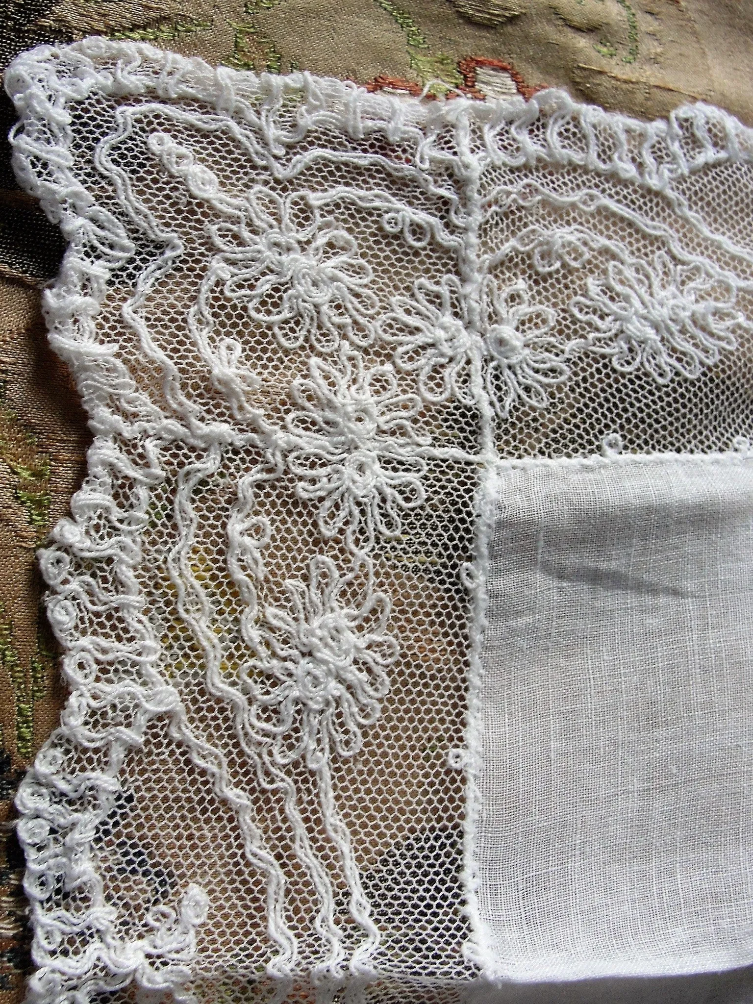 BEAUTIFUL Vintage Lace Hanky,BRIDAL WEDDING Handkerchief,Special Lace Hankie,Lovely Tambour Lace,Netted Lace,Collectible Bridal Lace Hankies