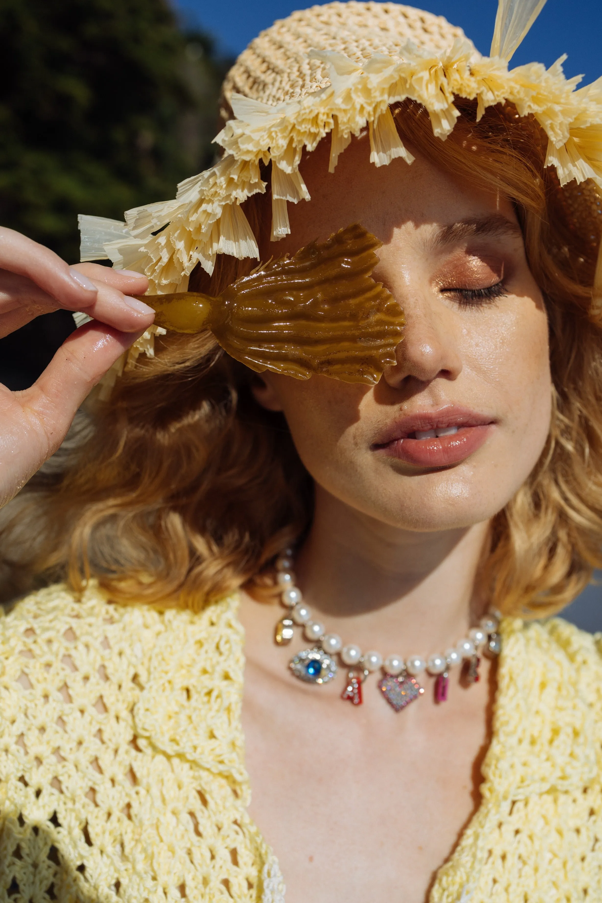 Beige raffia beret hat by Aliya Zhamantayeva
