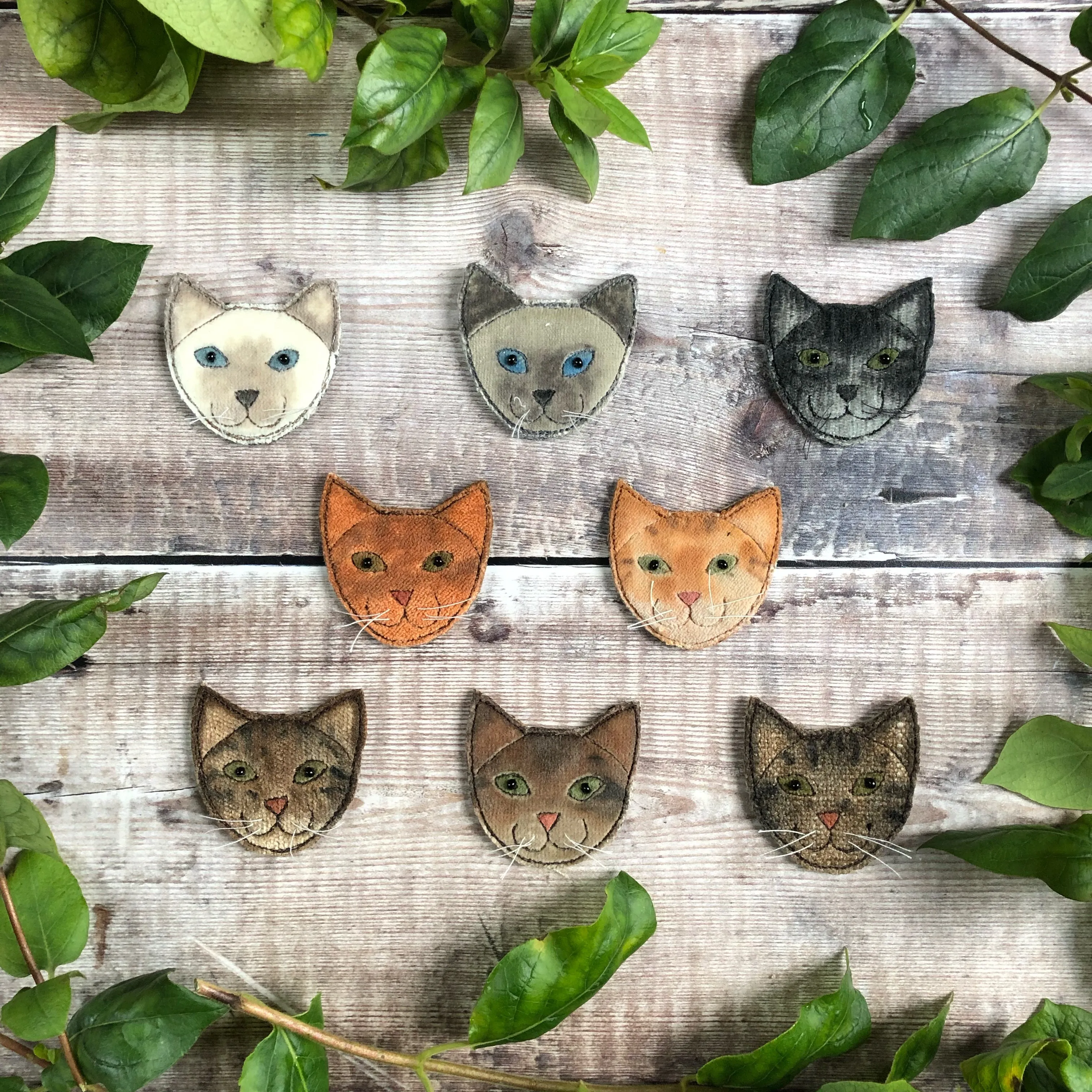 Cat brooch