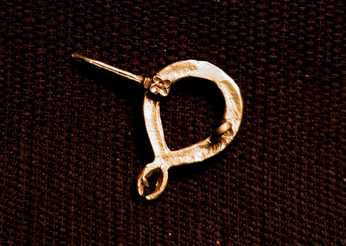 Elongated Annular Brooch - W-52