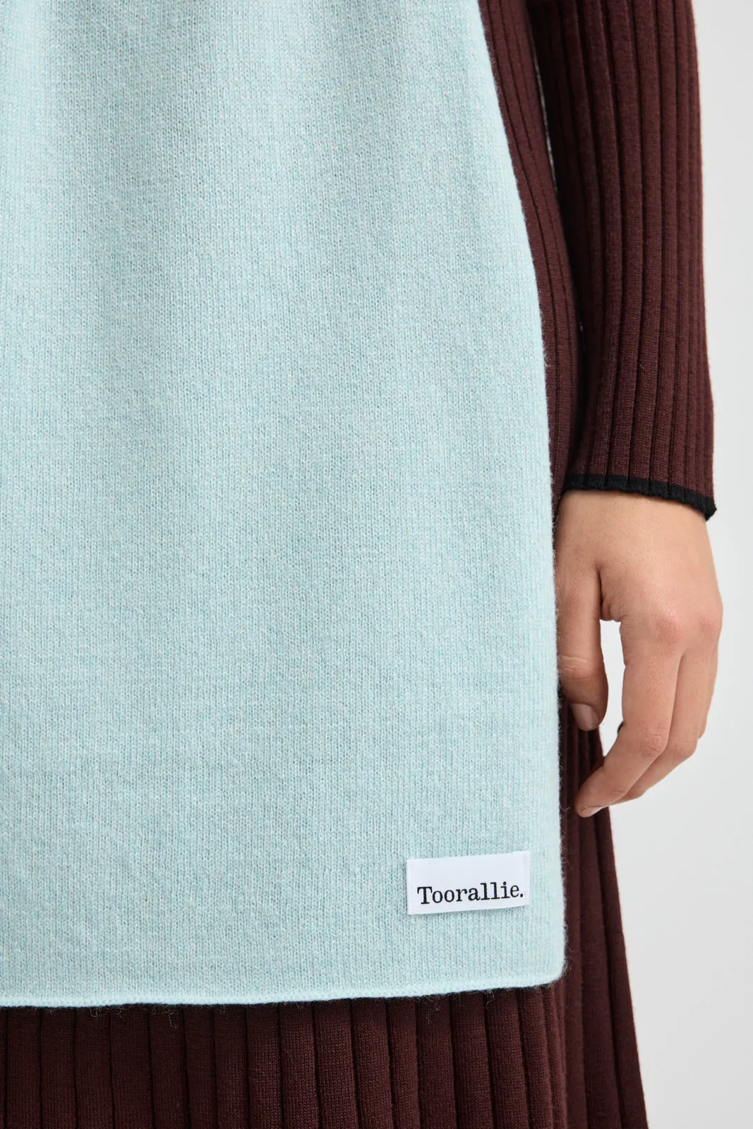 FINE WOOL SCARF