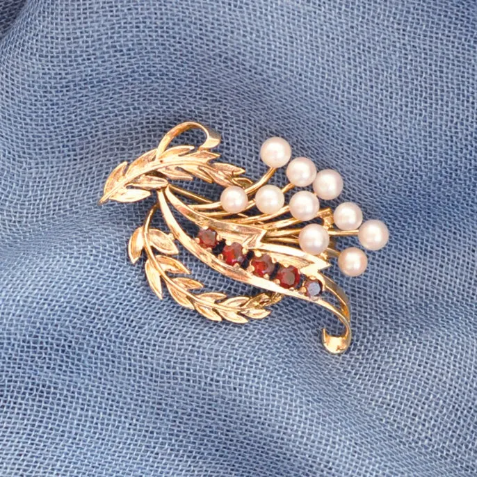 Garnet & Pearl Brooch