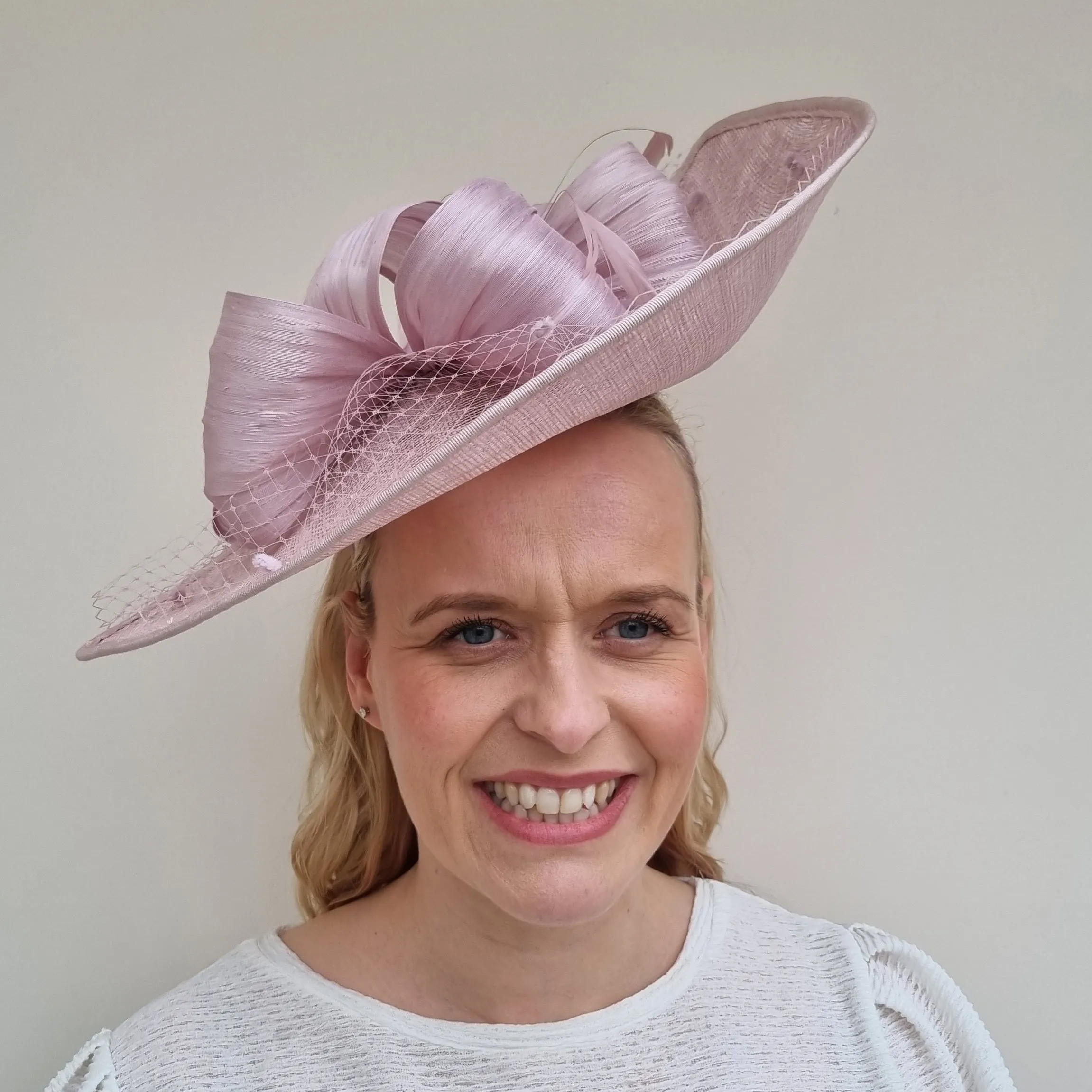 J Bees JB23/288 Pink Netted Hatinator on Headband