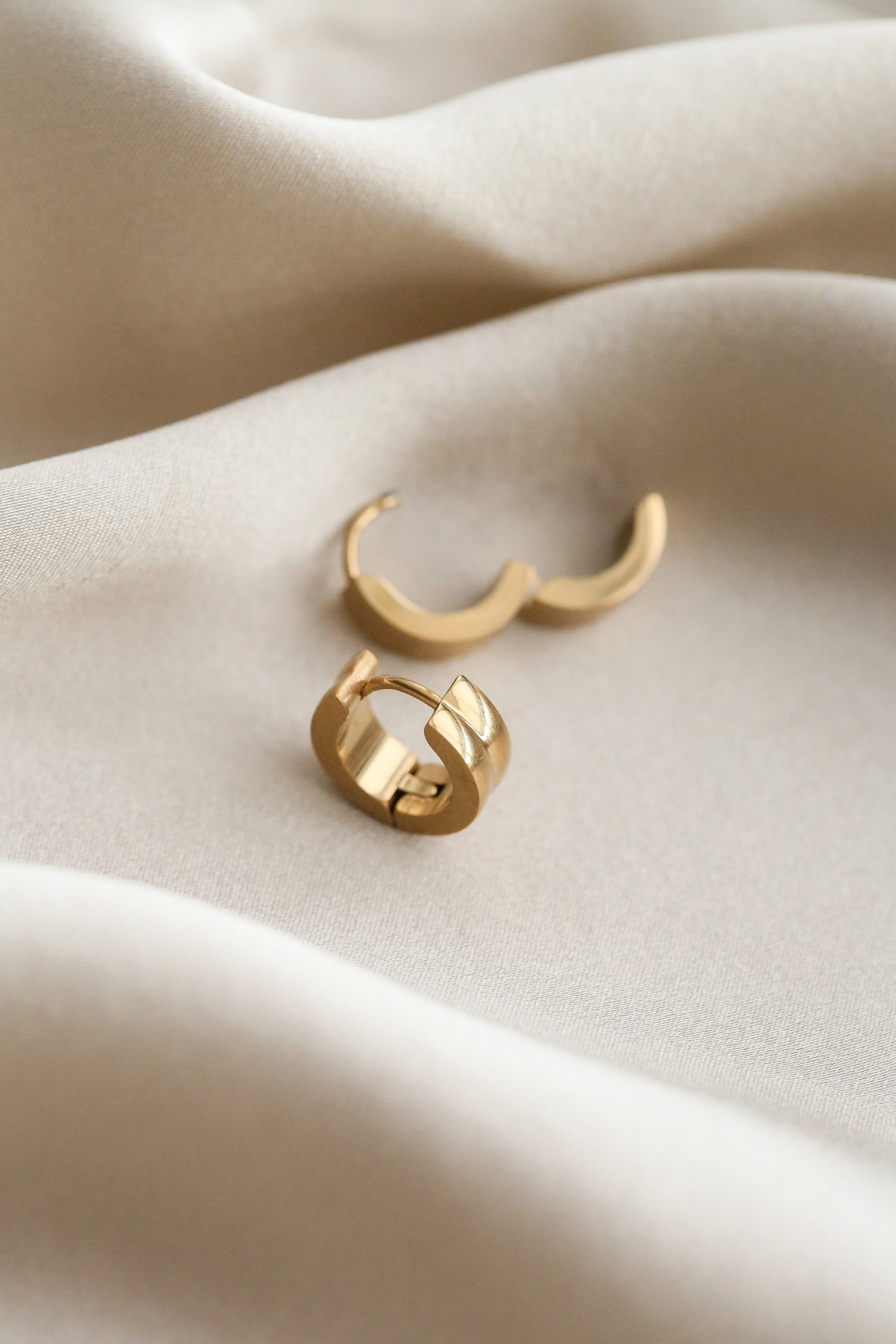 Prima Hoop Earrings