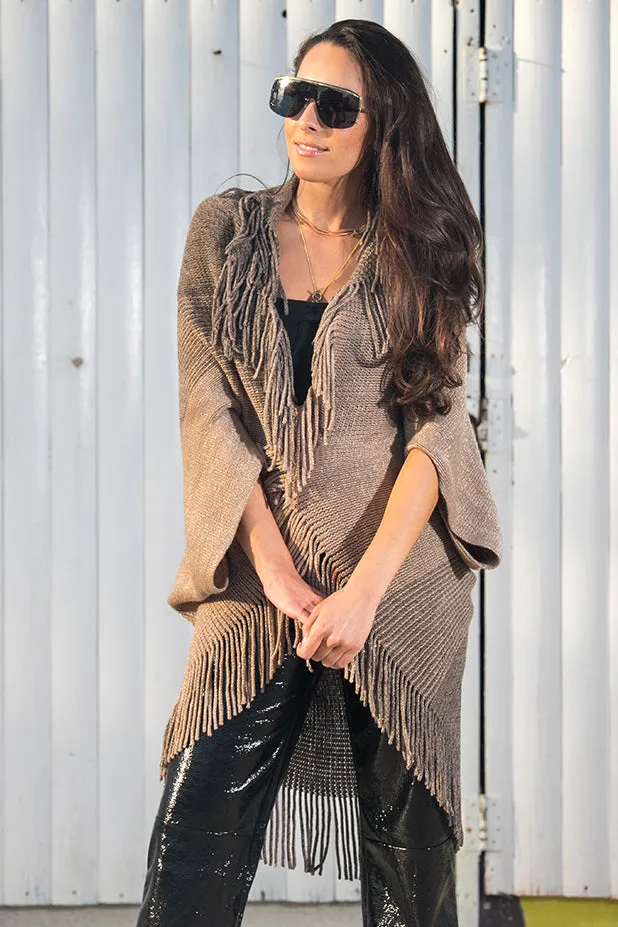 Queencii – Claire Knitted Cape Scarf Beige