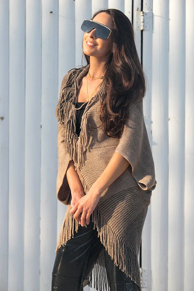 Queencii – Claire Knitted Cape Scarf Beige