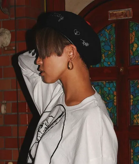 "STAY AWAY" BERET (BLACK)