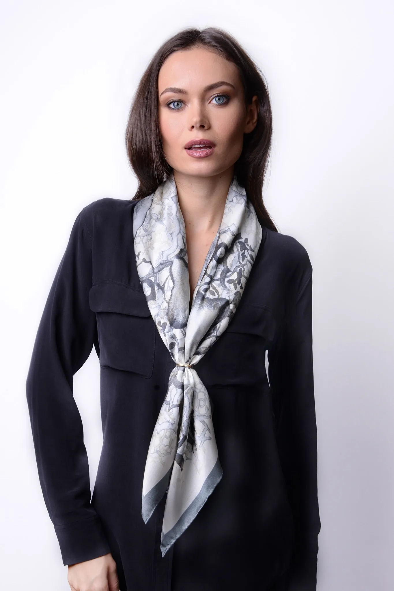 Silk Carre´ Syrian Tile Neutral Grey