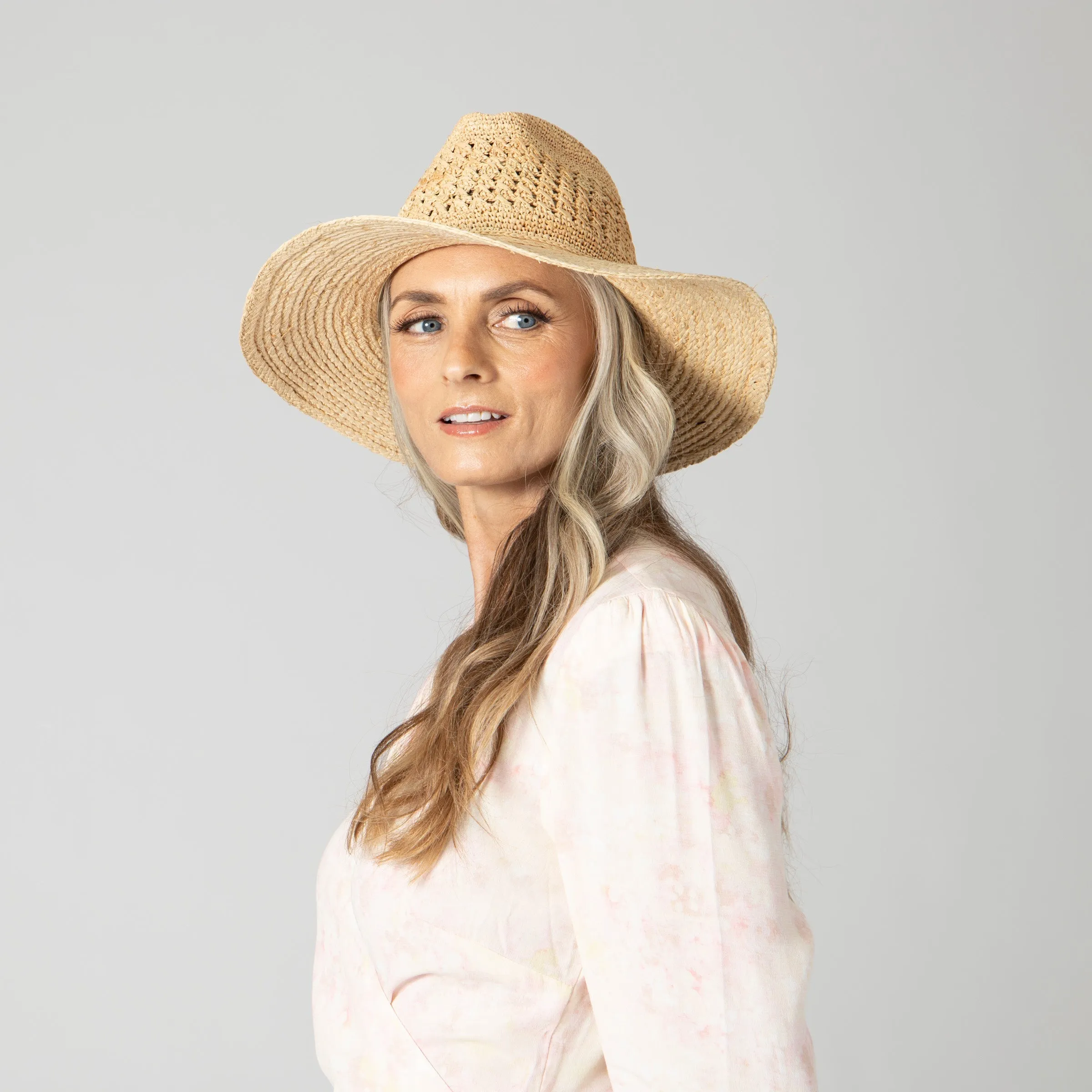 Women's Mixed Raffia Fedora w/ Hand Crochet Crown & Raffia Braid Brim
